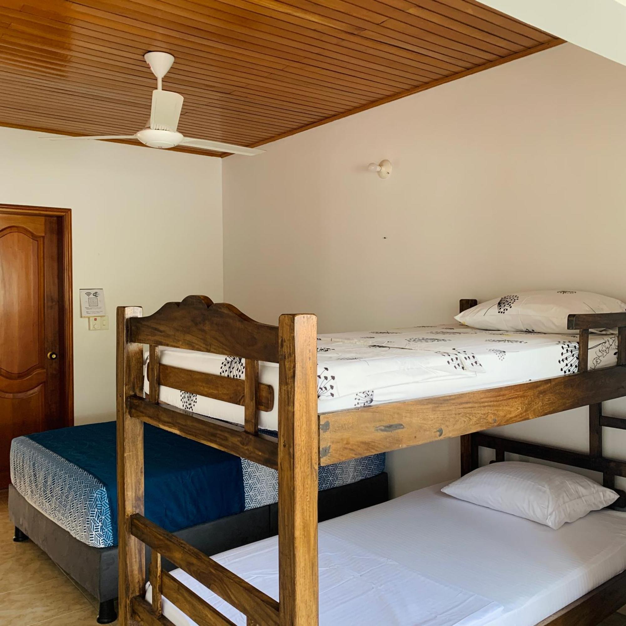 Hostel Cerca Al Centro Historico Cartagena Εξωτερικό φωτογραφία